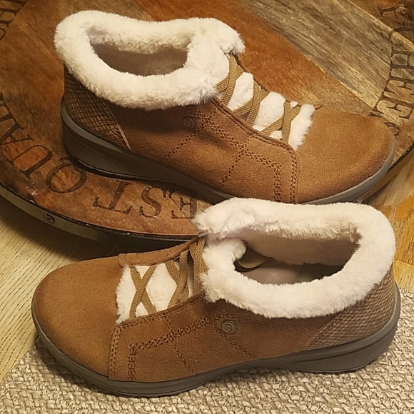 Bzees Golly Bootie Size 7 Chestnut - Picture 2 of 8